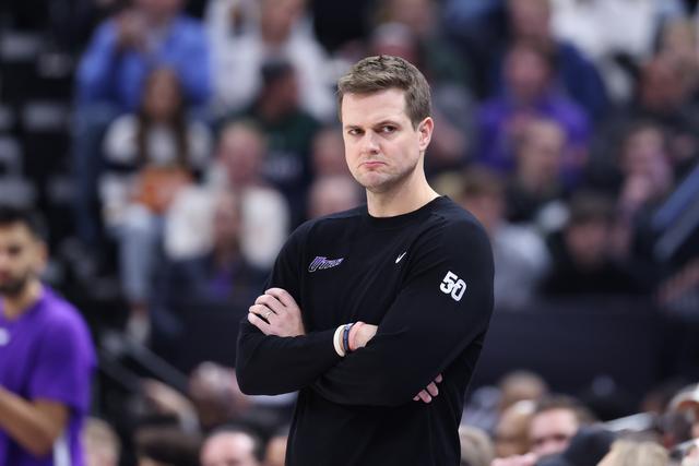 英媒：热刺也有意费耶诺德后卫汉茨科