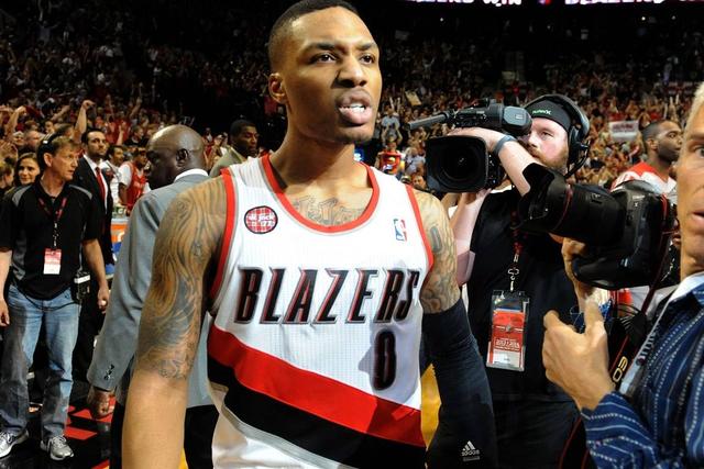 詹姆斯37+10+5湖人险胜灰熊 暂时升至西部第八